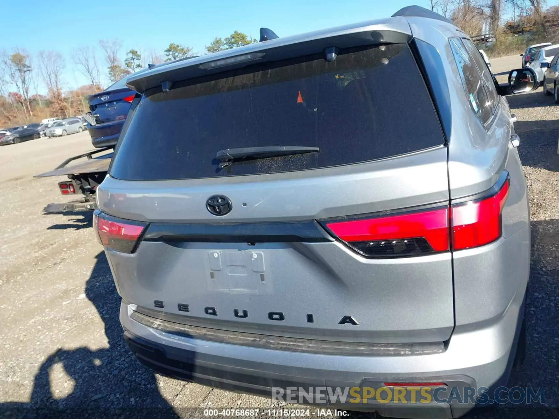 16 fotografías del automóvil dañado 7SVAAABA2PX001655 TOYOTA SEQUOIA 2023