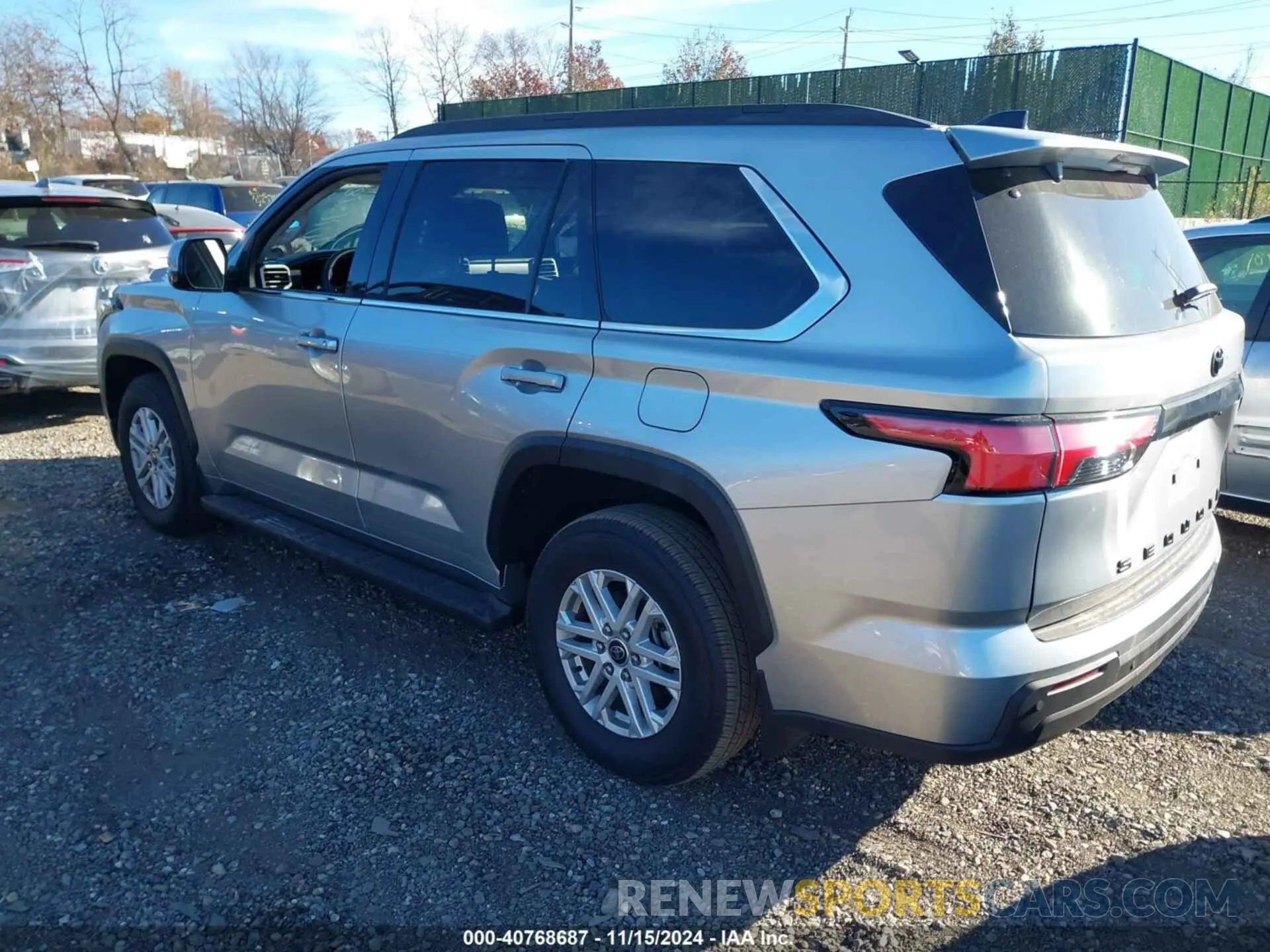 3 fotografías del automóvil dañado 7SVAAABA2PX001655 TOYOTA SEQUOIA 2023