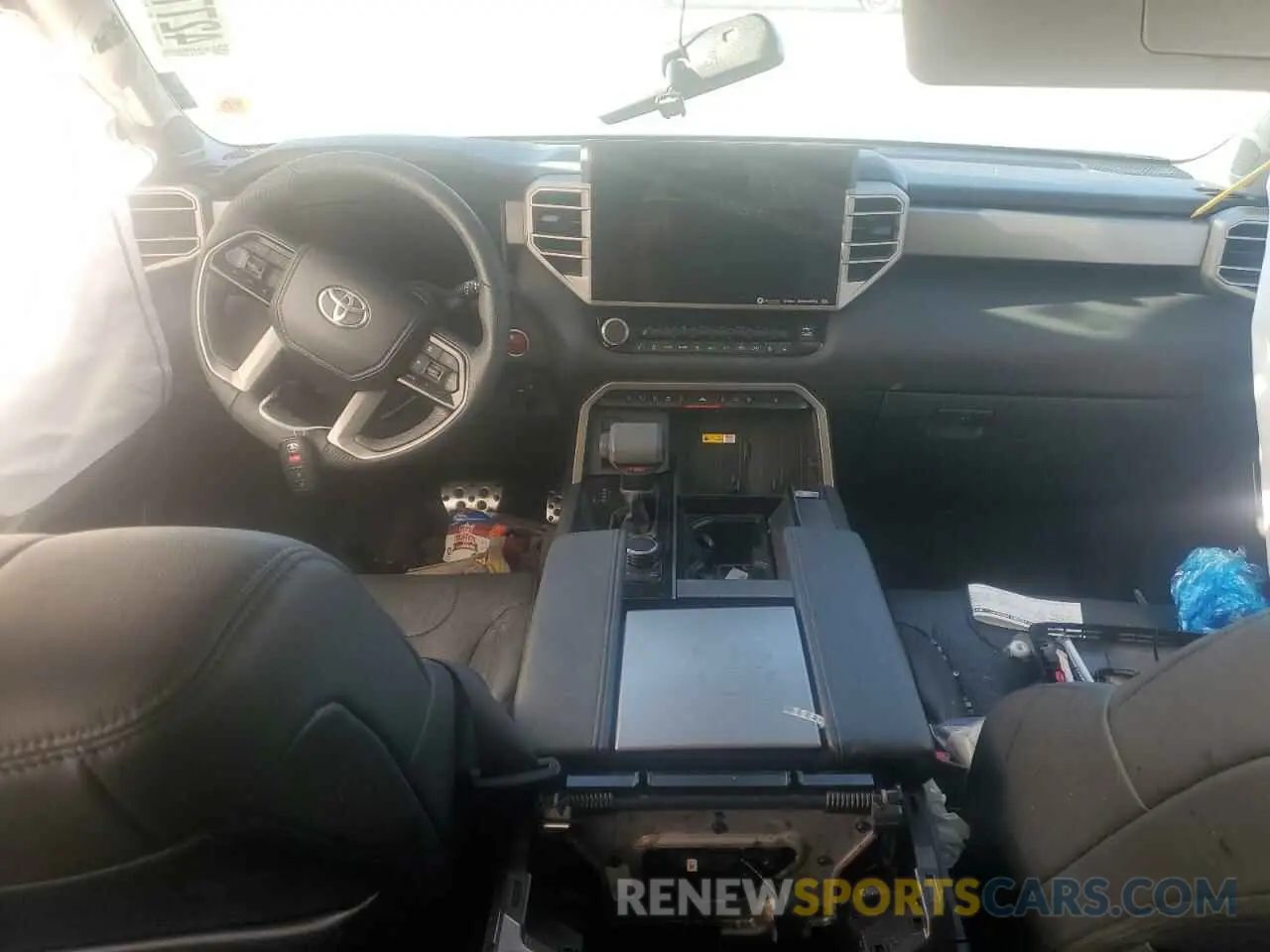 8 fotografías del automóvil dañado 7SVAAABA4PX016500 TOYOTA SEQUOIA 2023