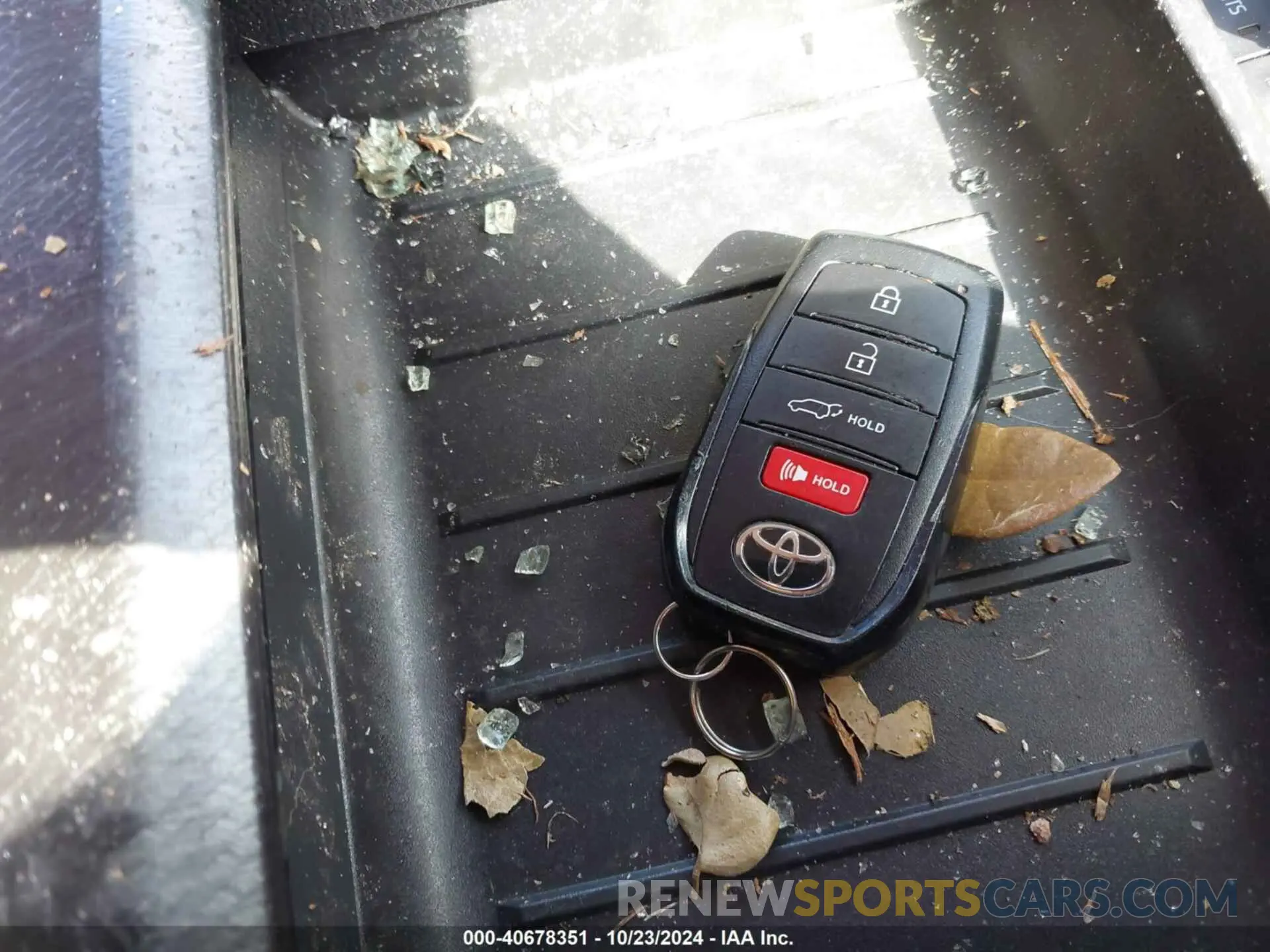 11 fotografías del automóvil dañado 7SVAAABA4PX018702 TOYOTA SEQUOIA 2023