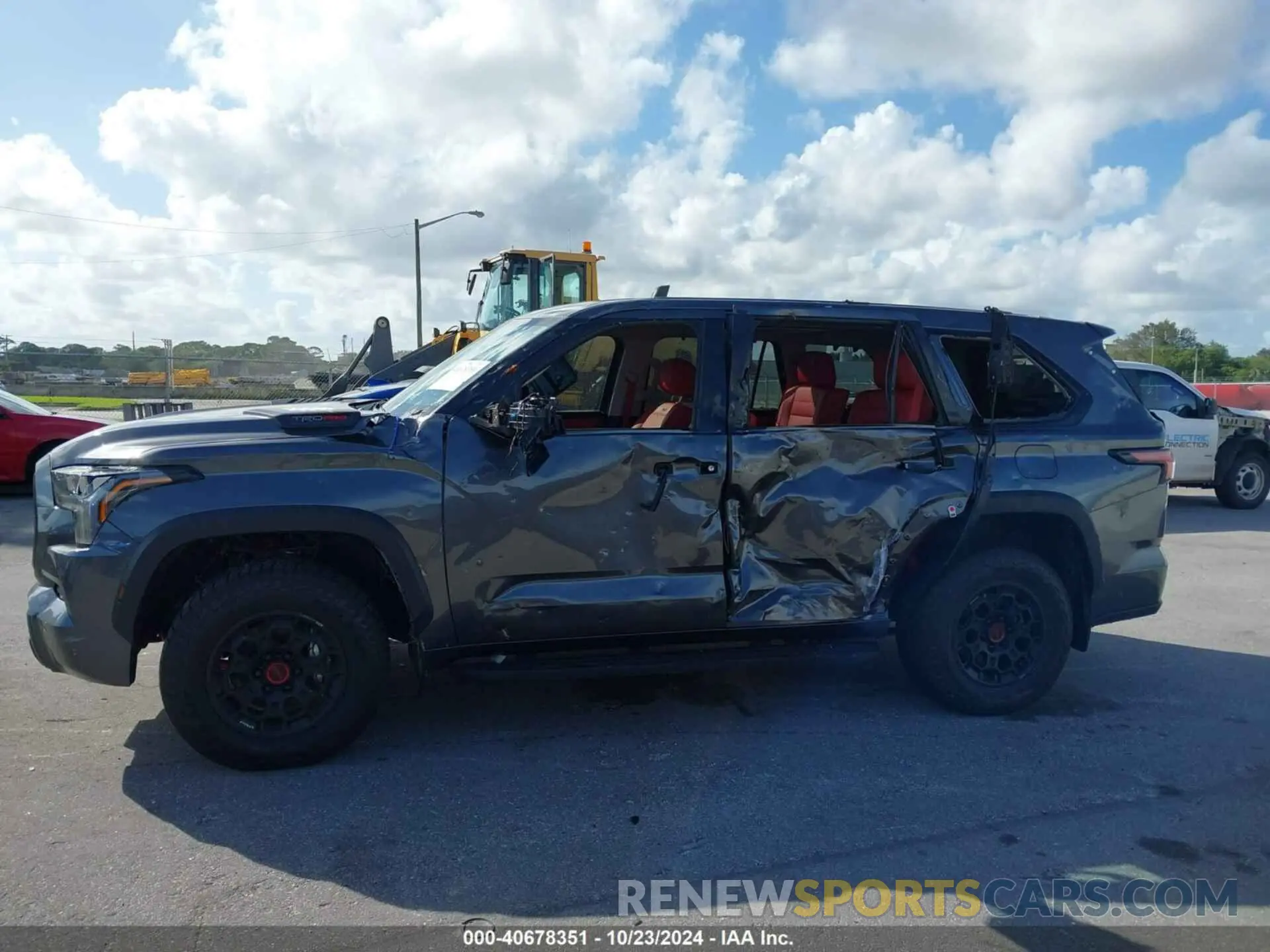 14 fotografías del automóvil dañado 7SVAAABA4PX018702 TOYOTA SEQUOIA 2023