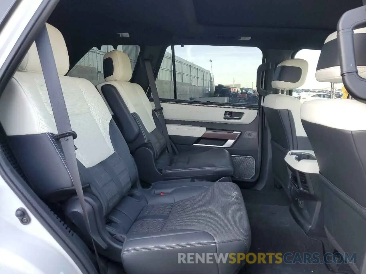 11 fotografías del automóvil dañado 7SVAAABA5PX009474 TOYOTA SEQUOIA 2023
