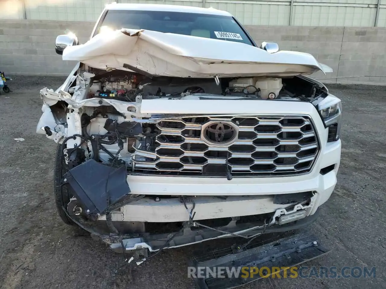 5 fotografías del automóvil dañado 7SVAAABA5PX009474 TOYOTA SEQUOIA 2023
