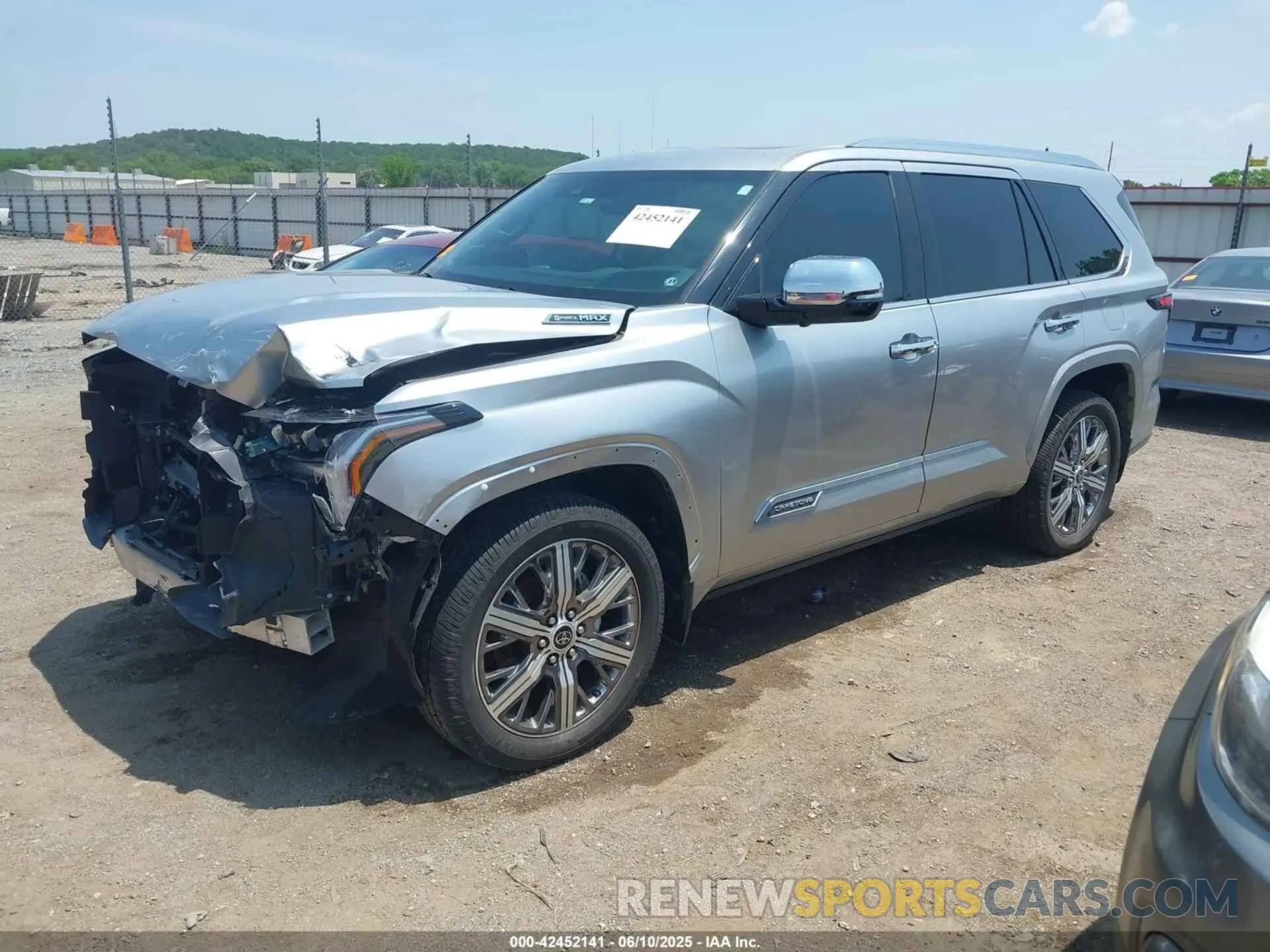 2 fotografías del automóvil dañado 7SVAAABA7PX008987 TOYOTA SEQUOIA 2023