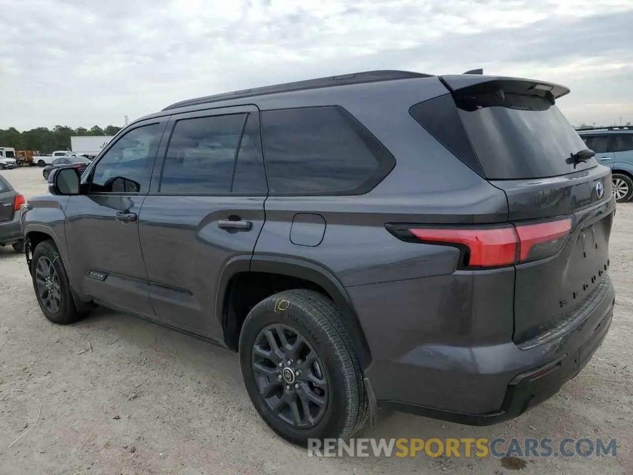 2 fotografías del automóvil dañado 7SVAAABA9PX010191 TOYOTA SEQUOIA 2023