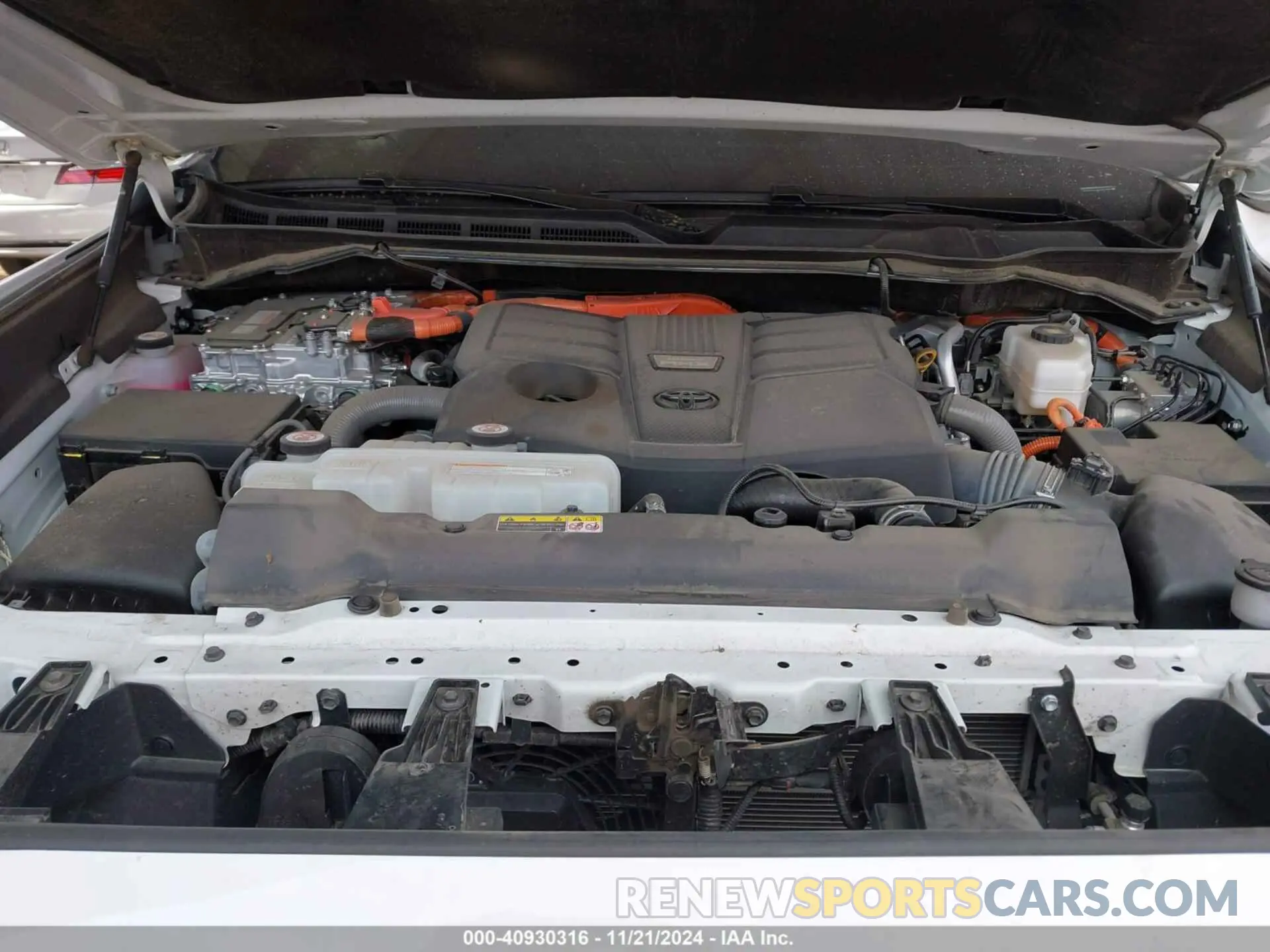 10 fotografías del automóvil dañado 7SVAAABA0RX025102 TOYOTA SEQUOIA 2024