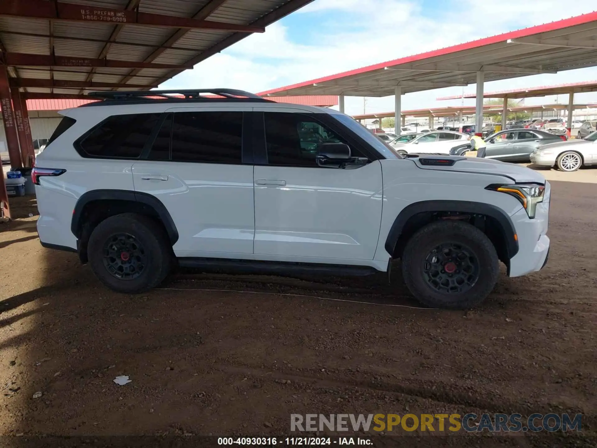 13 fotografías del automóvil dañado 7SVAAABA0RX025102 TOYOTA SEQUOIA 2024