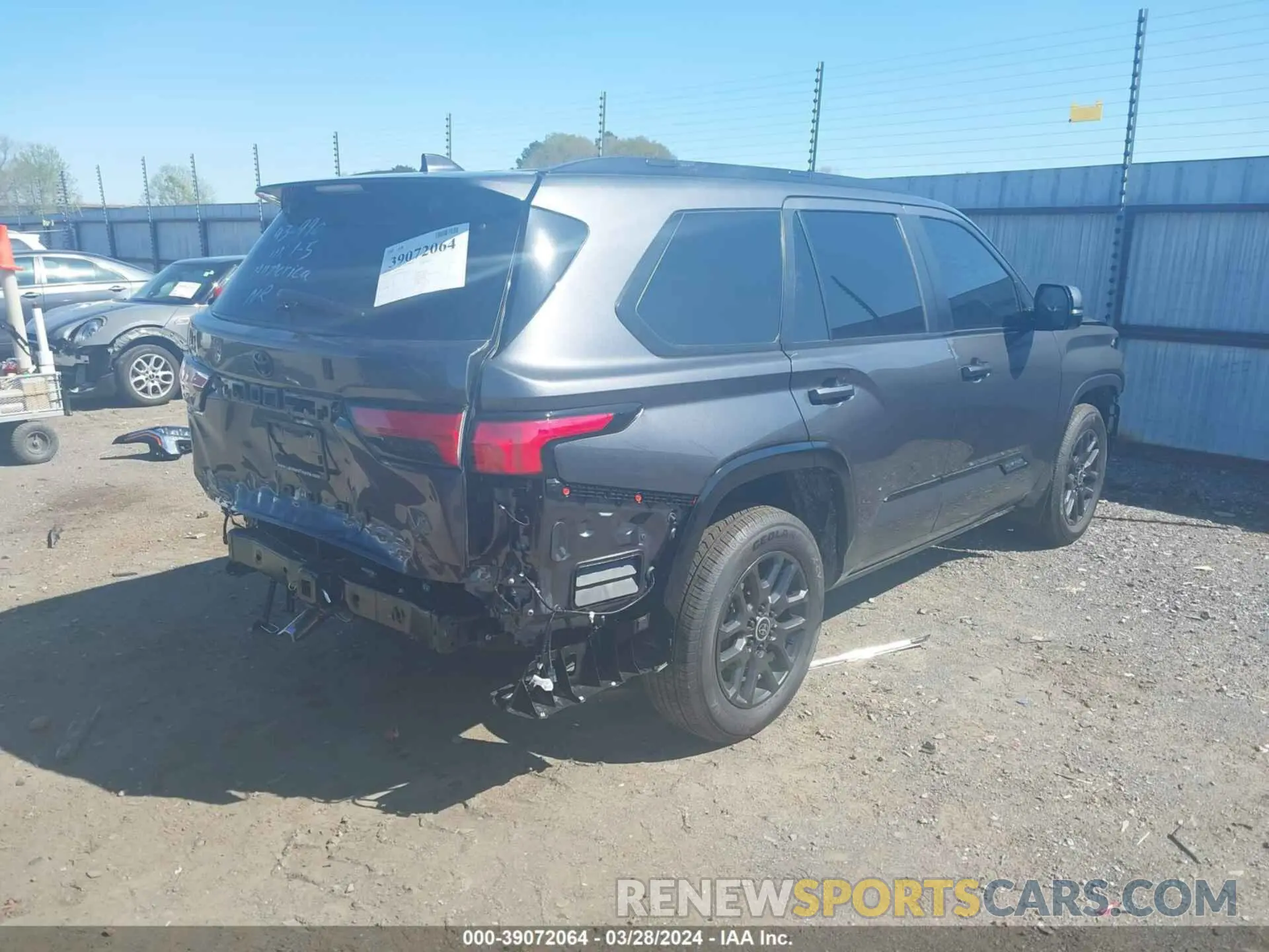 4 fotografías del automóvil dañado 7SVAAABA2RX026994 TOYOTA SEQUOIA 2024