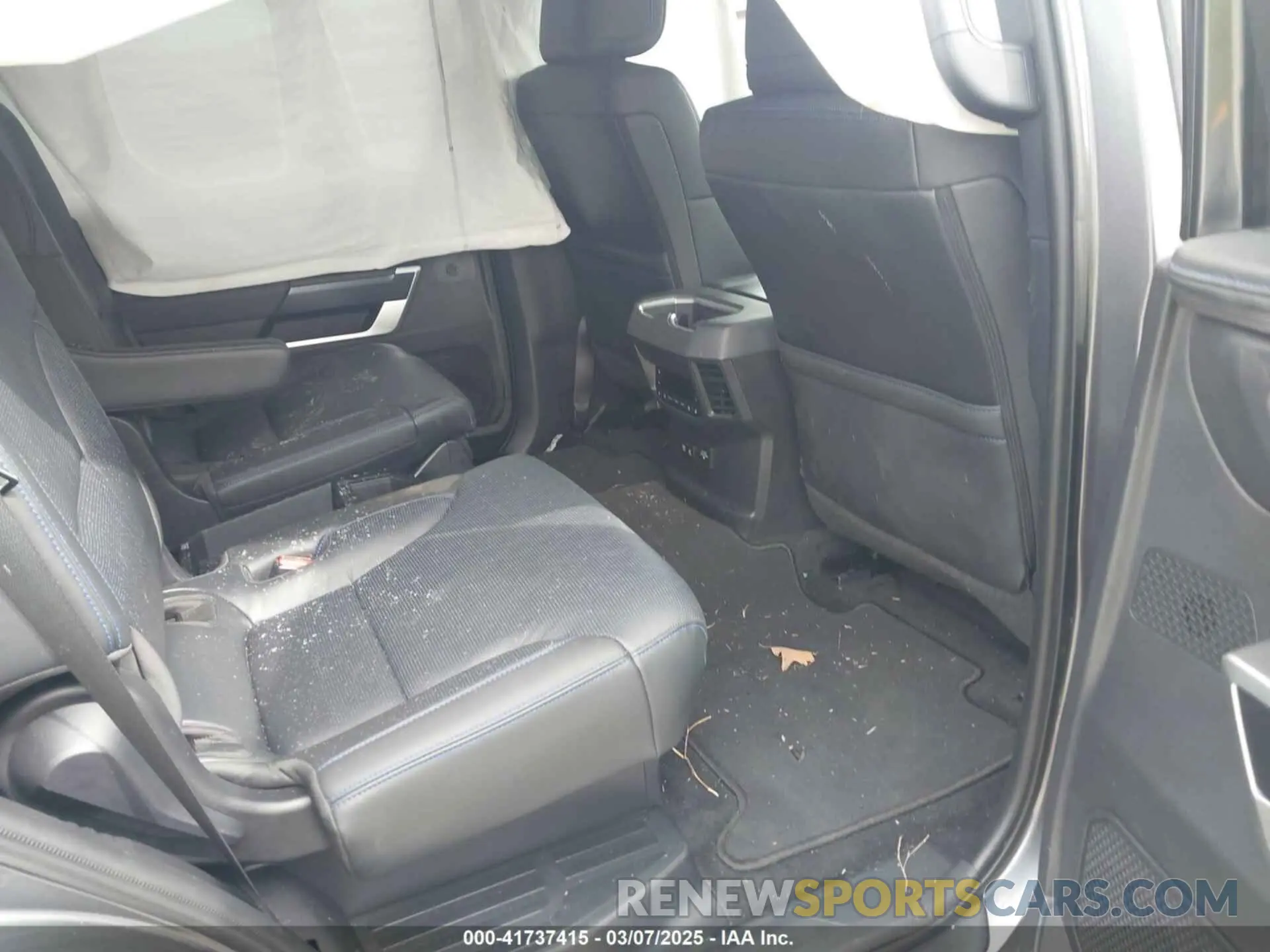 8 fotografías del automóvil dañado 7SVAAABA3RX023991 TOYOTA SEQUOIA 2024