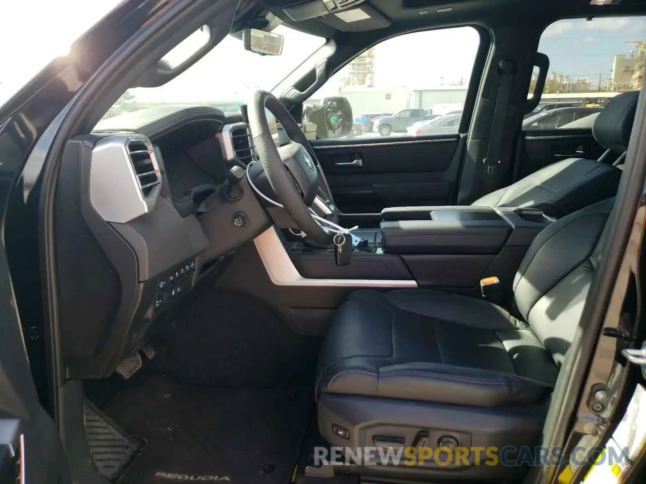 7 fotografías del automóvil dañado 7SVAAABA4RX048026 TOYOTA SEQUOIA 2024