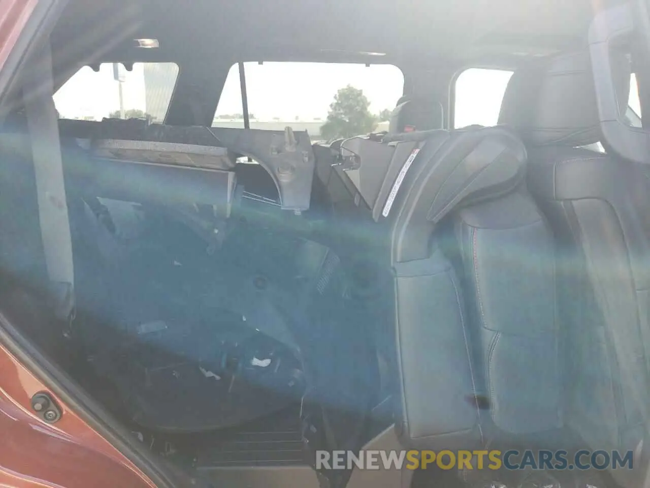 11 fotografías del automóvil dañado 7SVAAABA5RX021773 TOYOTA SEQUOIA 2024