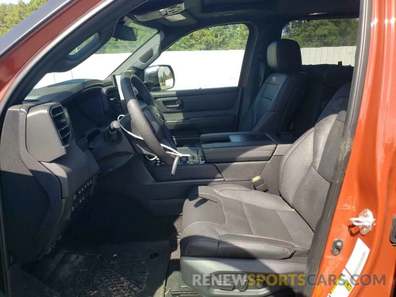 7 fotografías del automóvil dañado 7SVAAABA5RX021773 TOYOTA SEQUOIA 2024