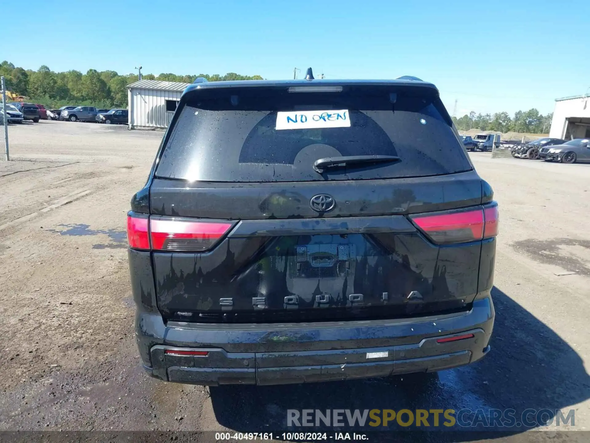17 fotografías del automóvil dañado 7SVAAABA5RX039397 TOYOTA SEQUOIA 2024