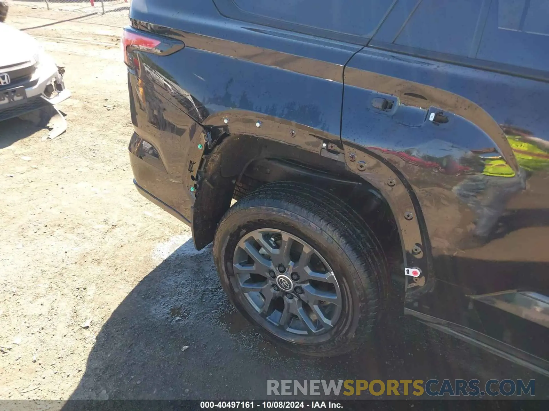 19 fotografías del automóvil dañado 7SVAAABA5RX039397 TOYOTA SEQUOIA 2024