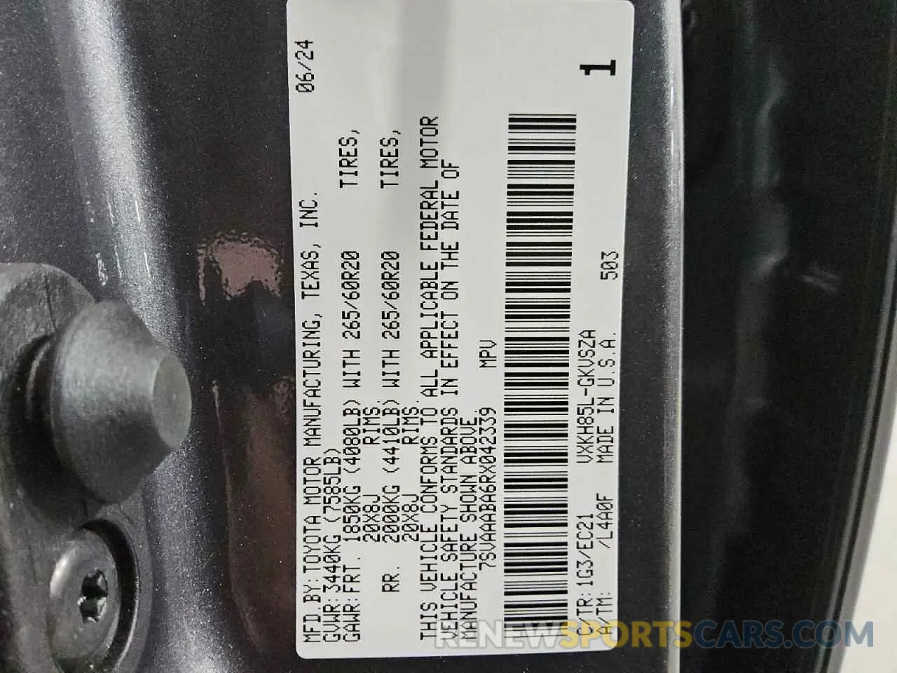 13 fotografías del automóvil dañado 7SVAAABA6RX042339 TOYOTA SEQUOIA 2024