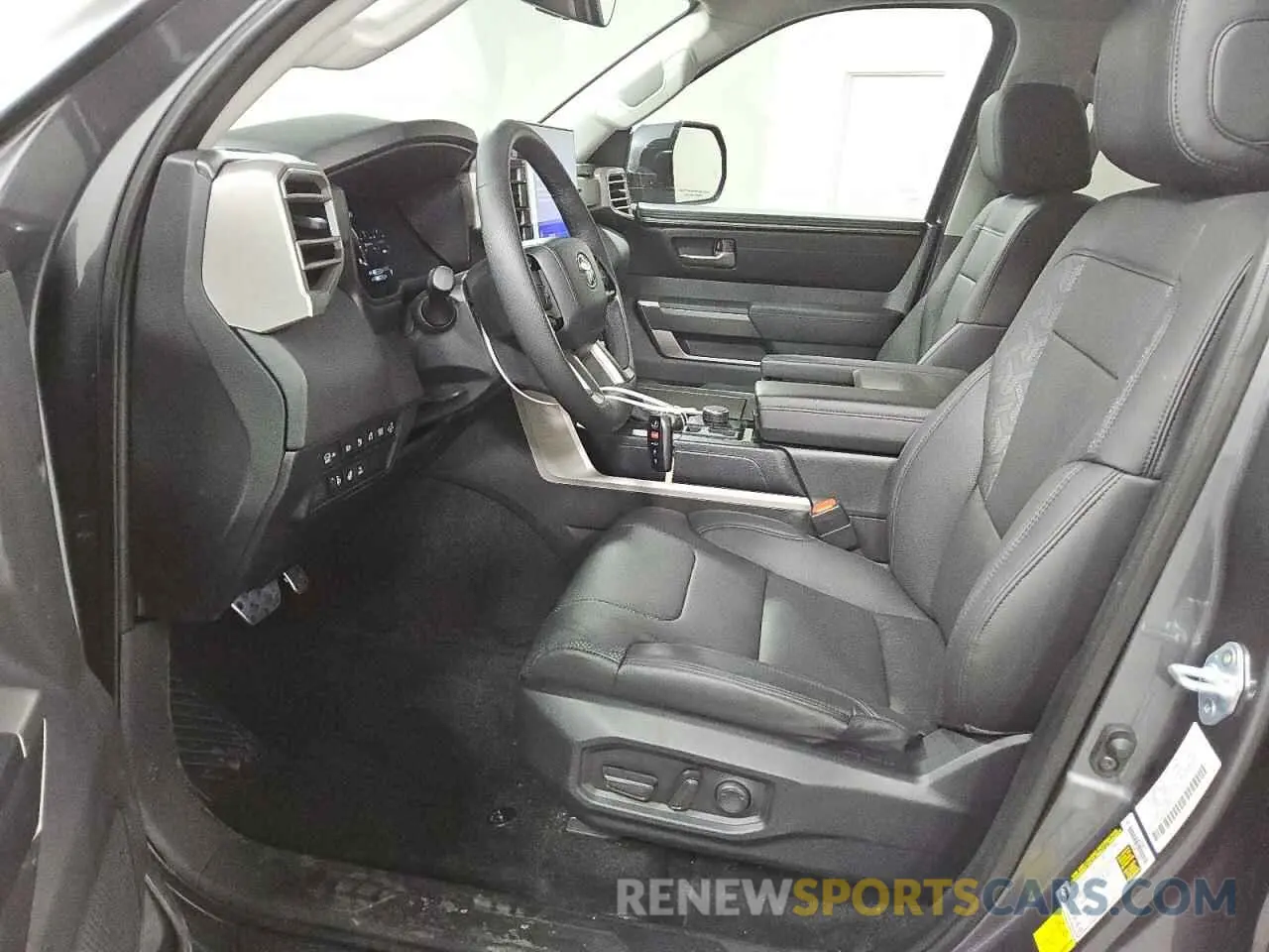 7 fotografías del automóvil dañado 7SVAAABA6RX042339 TOYOTA SEQUOIA 2024