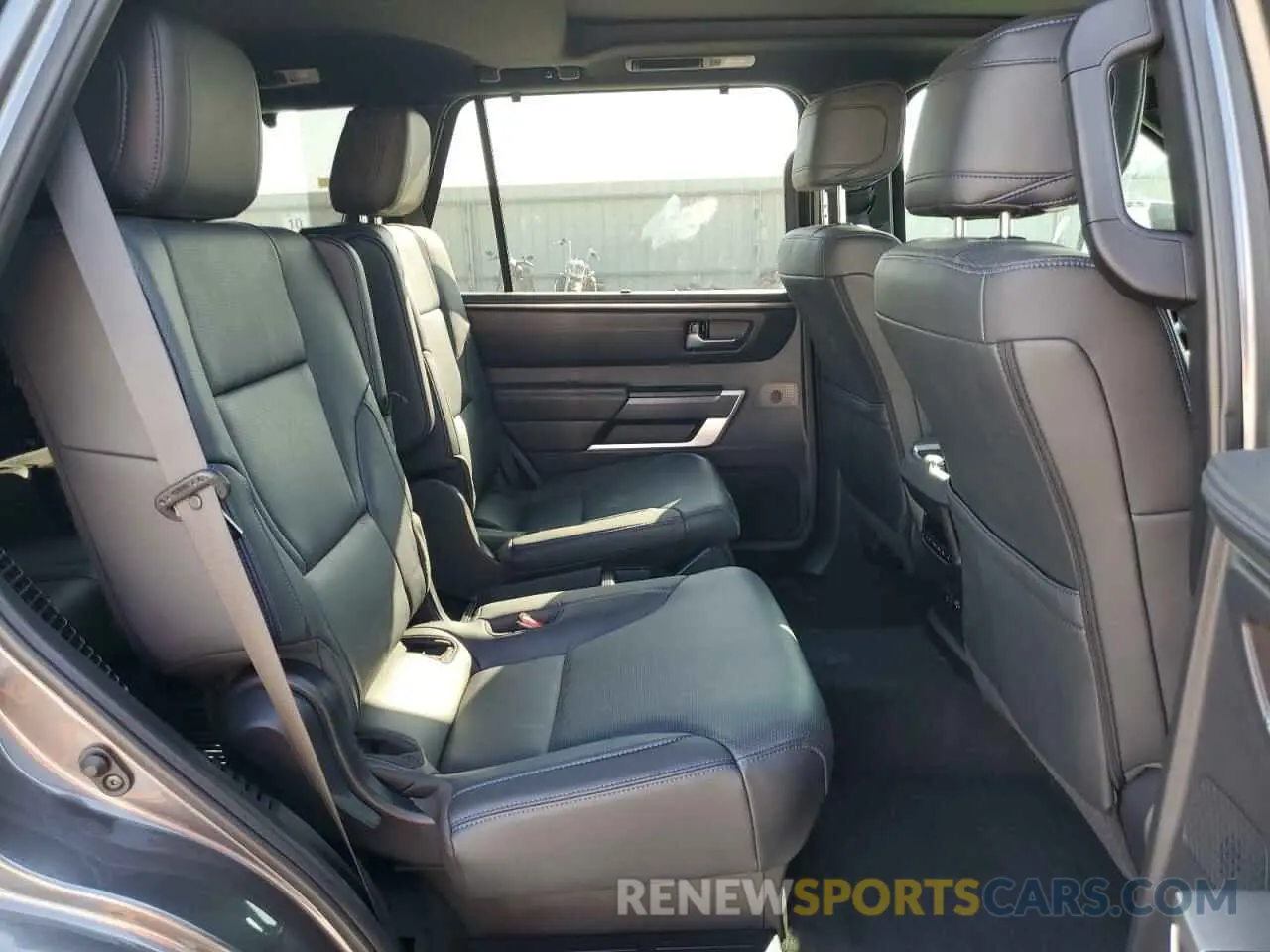 11 fotografías del automóvil dañado 7SVAAABA8RX034937 TOYOTA SEQUOIA 2024