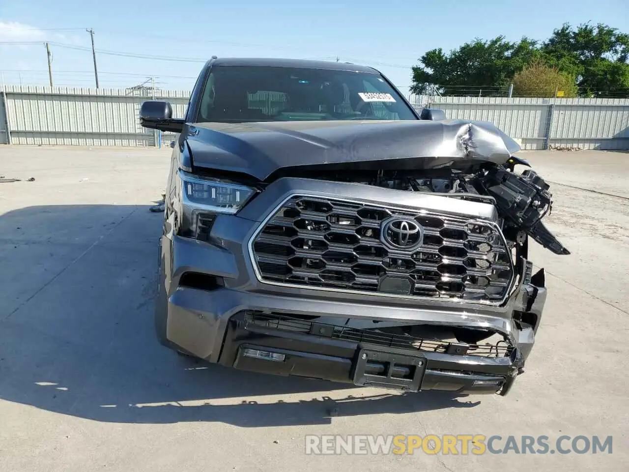 5 fotografías del automóvil dañado 7SVAAABA8RX034937 TOYOTA SEQUOIA 2024