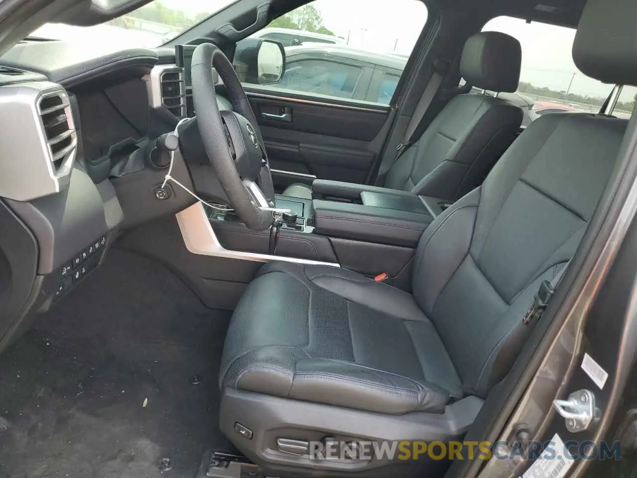 7 fotografías del automóvil dañado 7SVAAABA8RX034937 TOYOTA SEQUOIA 2024