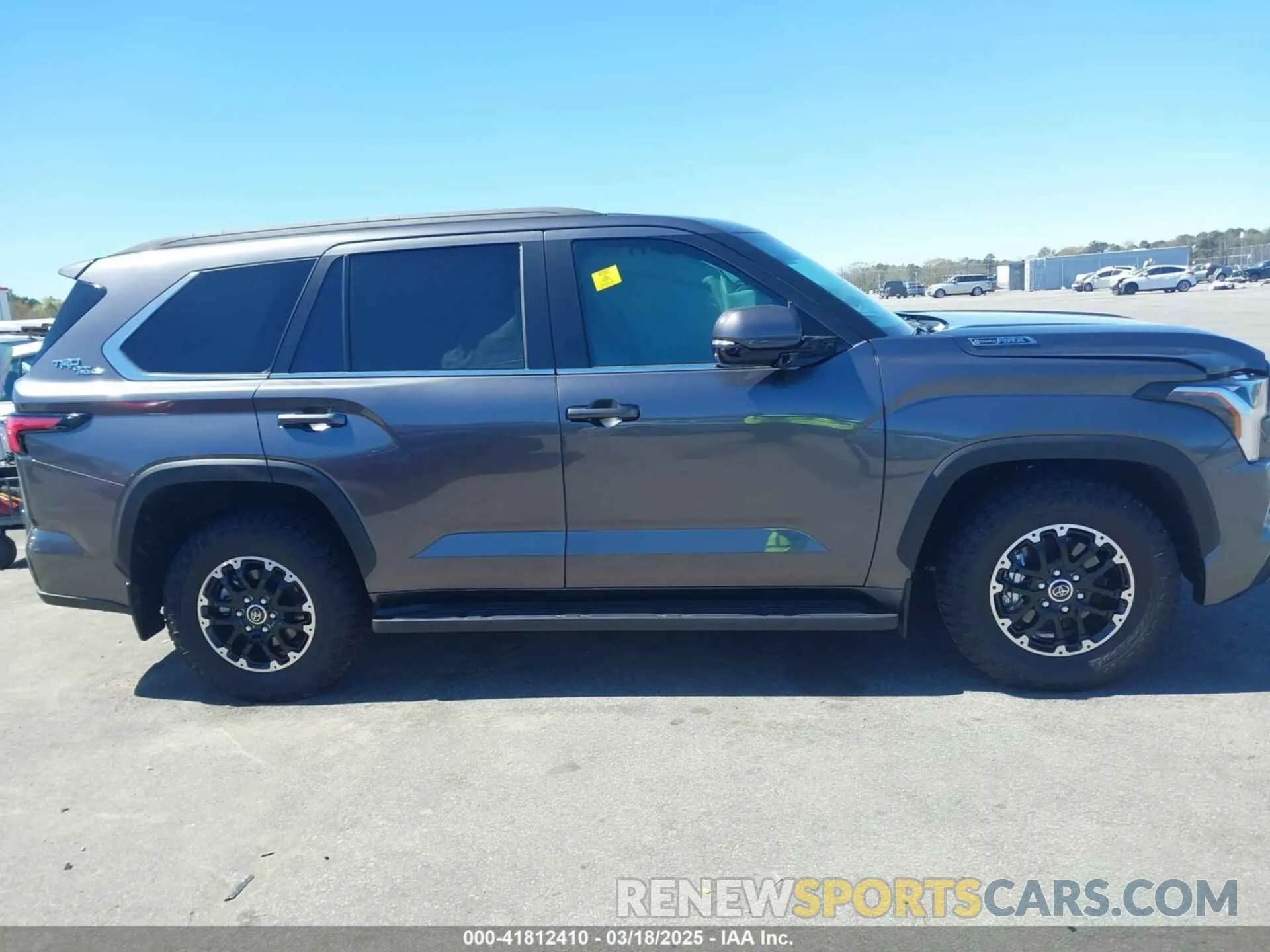 13 fotografías del automóvil dañado 7SVAAABA8RX047798 TOYOTA SEQUOIA 2024