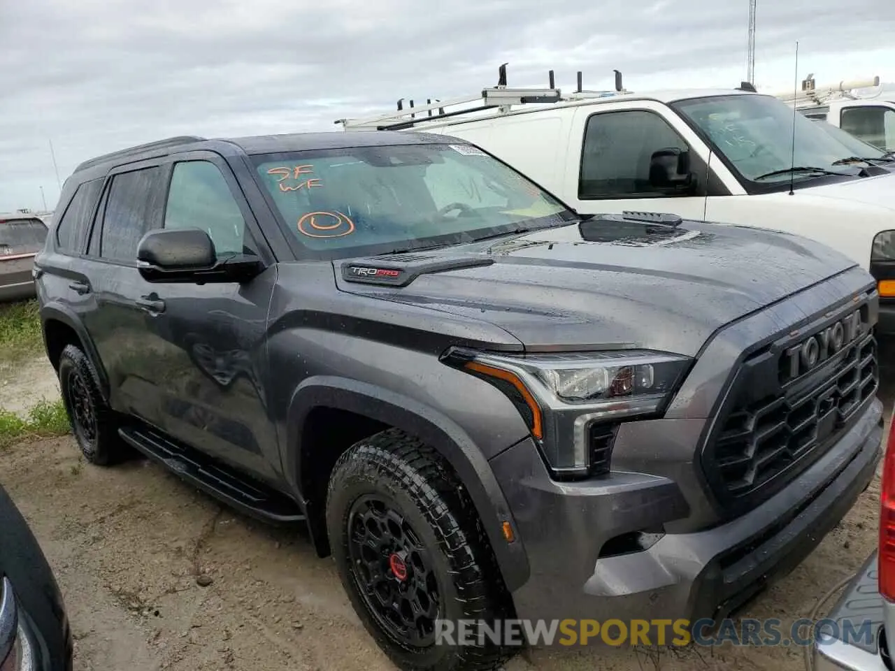 4 fotografías del automóvil dañado 7SVAAABAXRX037287 TOYOTA SEQUOIA 2024