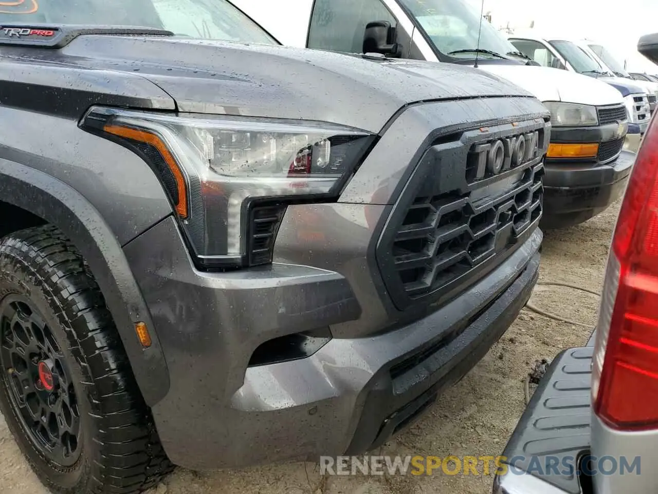 5 fotografías del automóvil dañado 7SVAAABAXRX037287 TOYOTA SEQUOIA 2024
