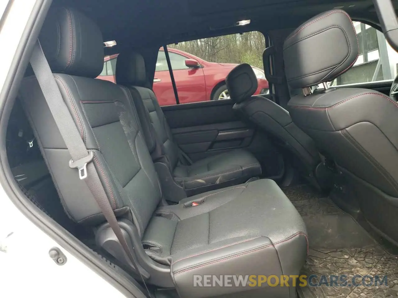 11 fotografías del automóvil dañado 7SVAAABAXRX040030 TOYOTA SEQUOIA 2024