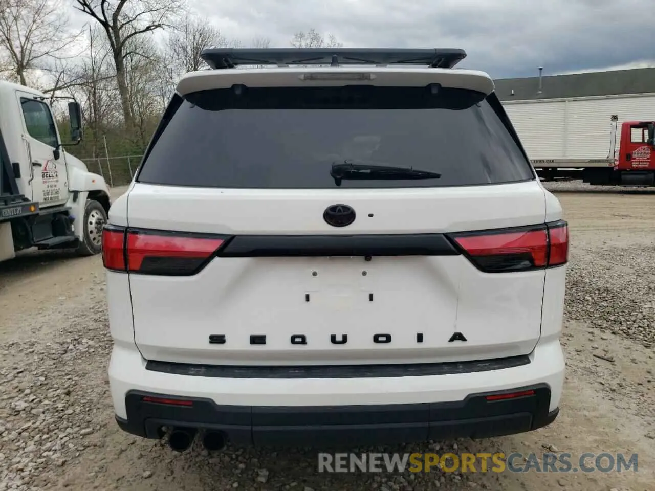 6 fotografías del automóvil dañado 7SVAAABAXRX040030 TOYOTA SEQUOIA 2024