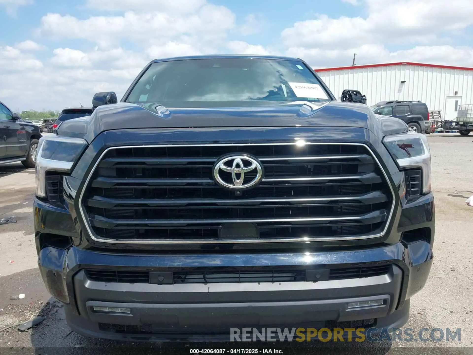 12 fotografías del automóvil dañado 7SVAAAAA3SX004123 TOYOTA SEQUOIA 2025