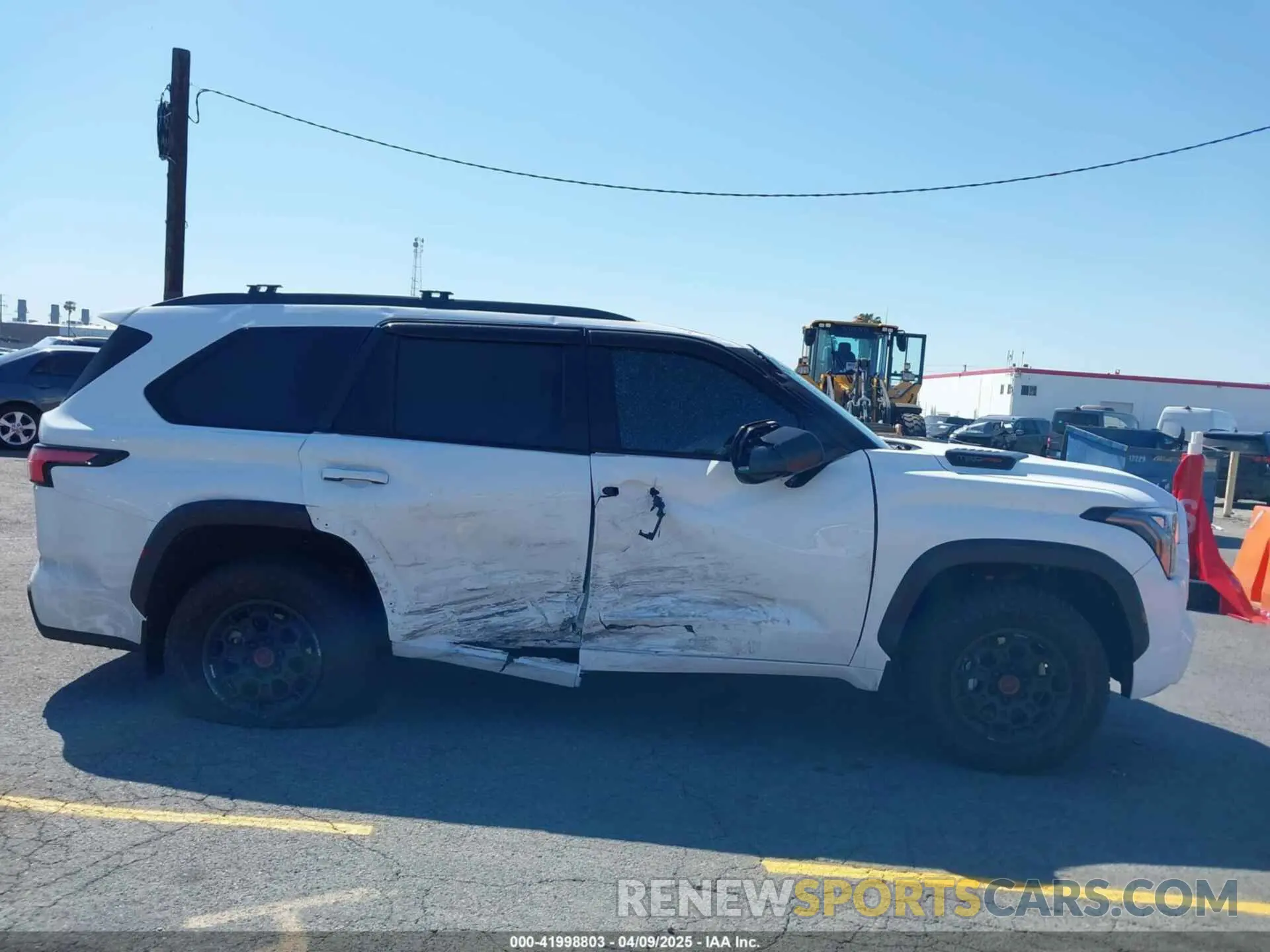 12 fotografías del automóvil dañado 7SVAAABA1SX054114 TOYOTA SEQUOIA 2025