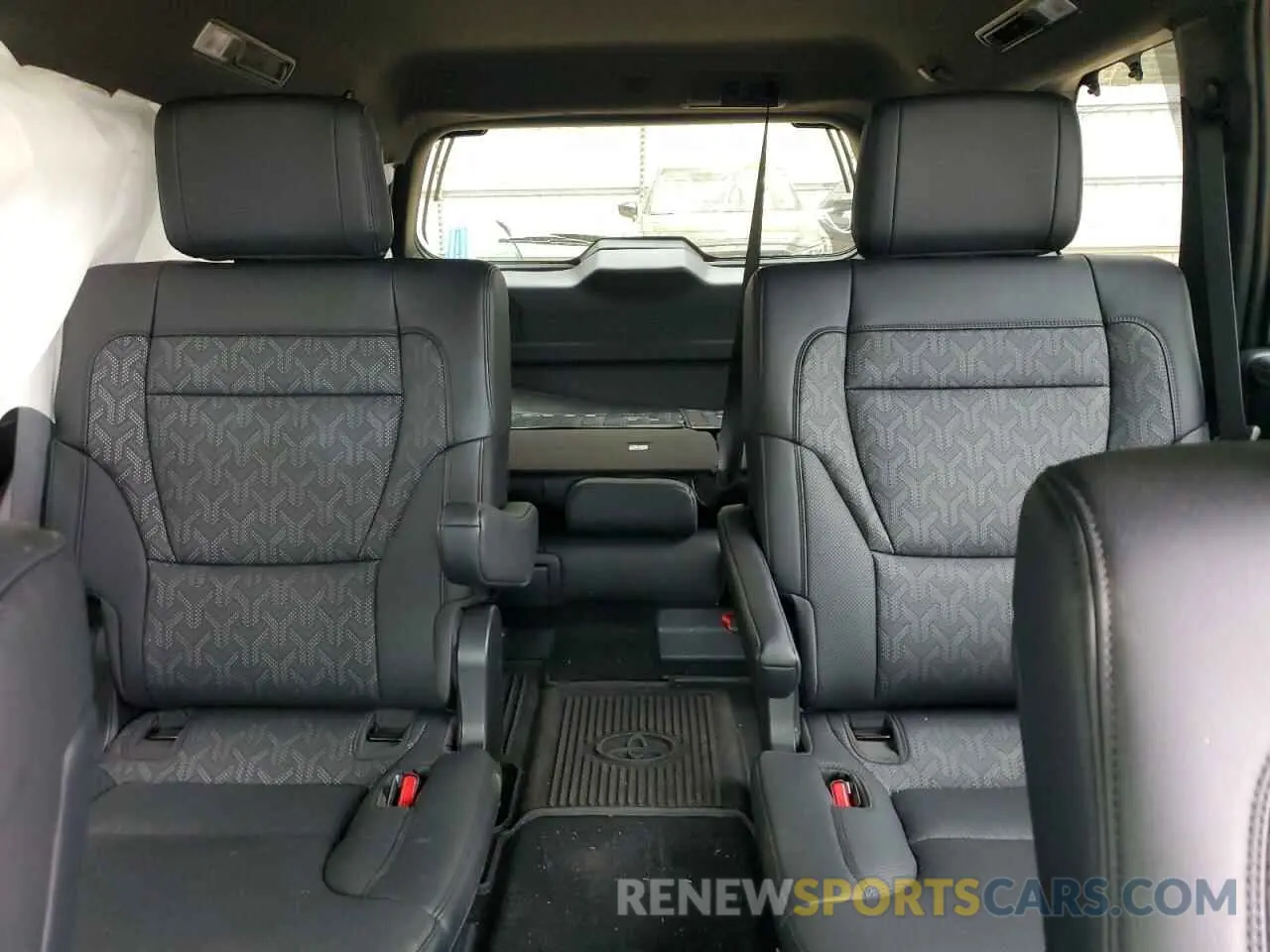 10 fotografías del automóvil dañado 7SVAAABA3SX054096 TOYOTA SEQUOIA 2025