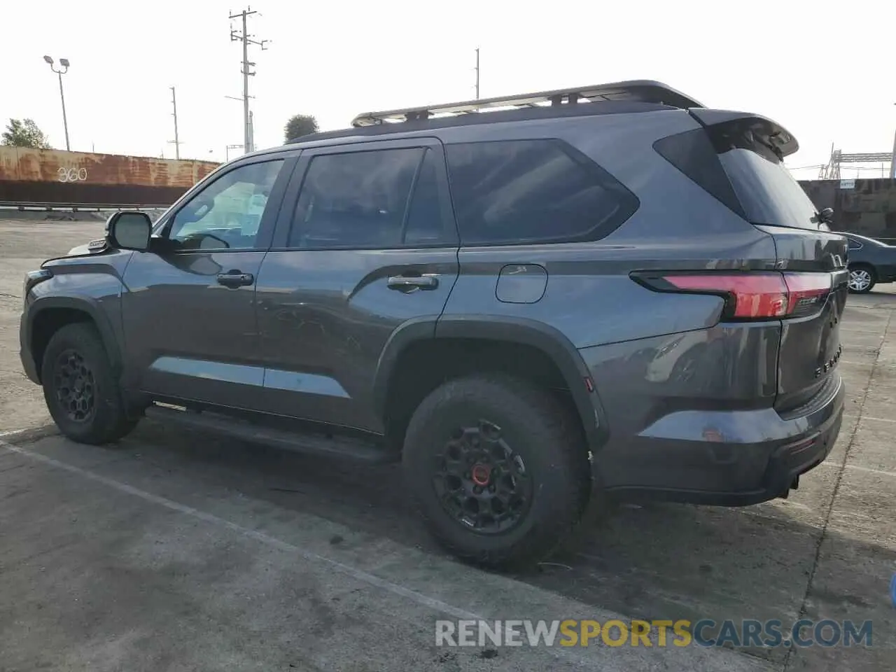 2 fotografías del automóvil dañado 7SVAAABA5SX053838 TOYOTA SEQUOIA 2025
