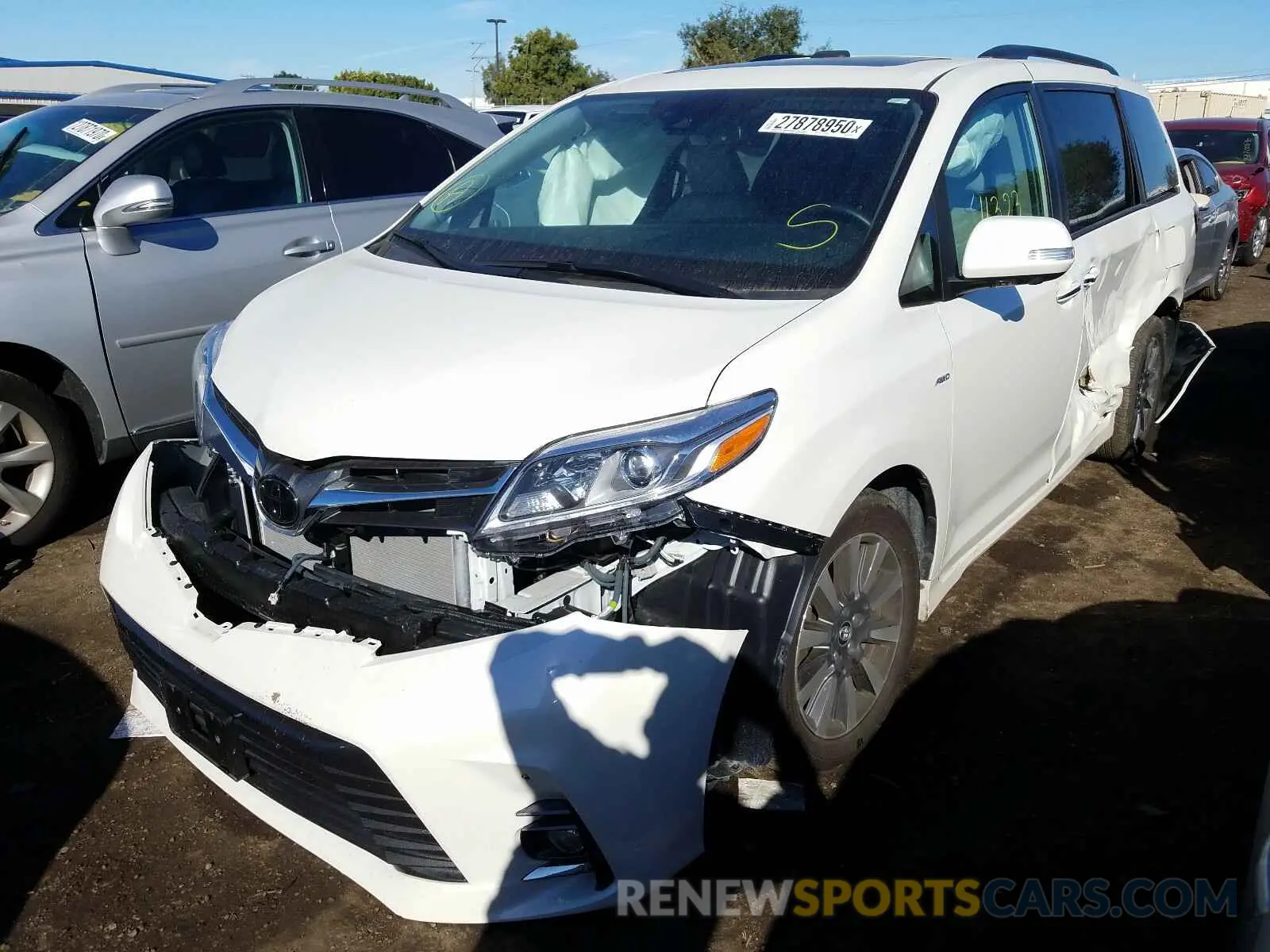 2 fotografías del automóvil dañado 5TDDZ3DC3KS214154 TOYOTA SIENNA 2019