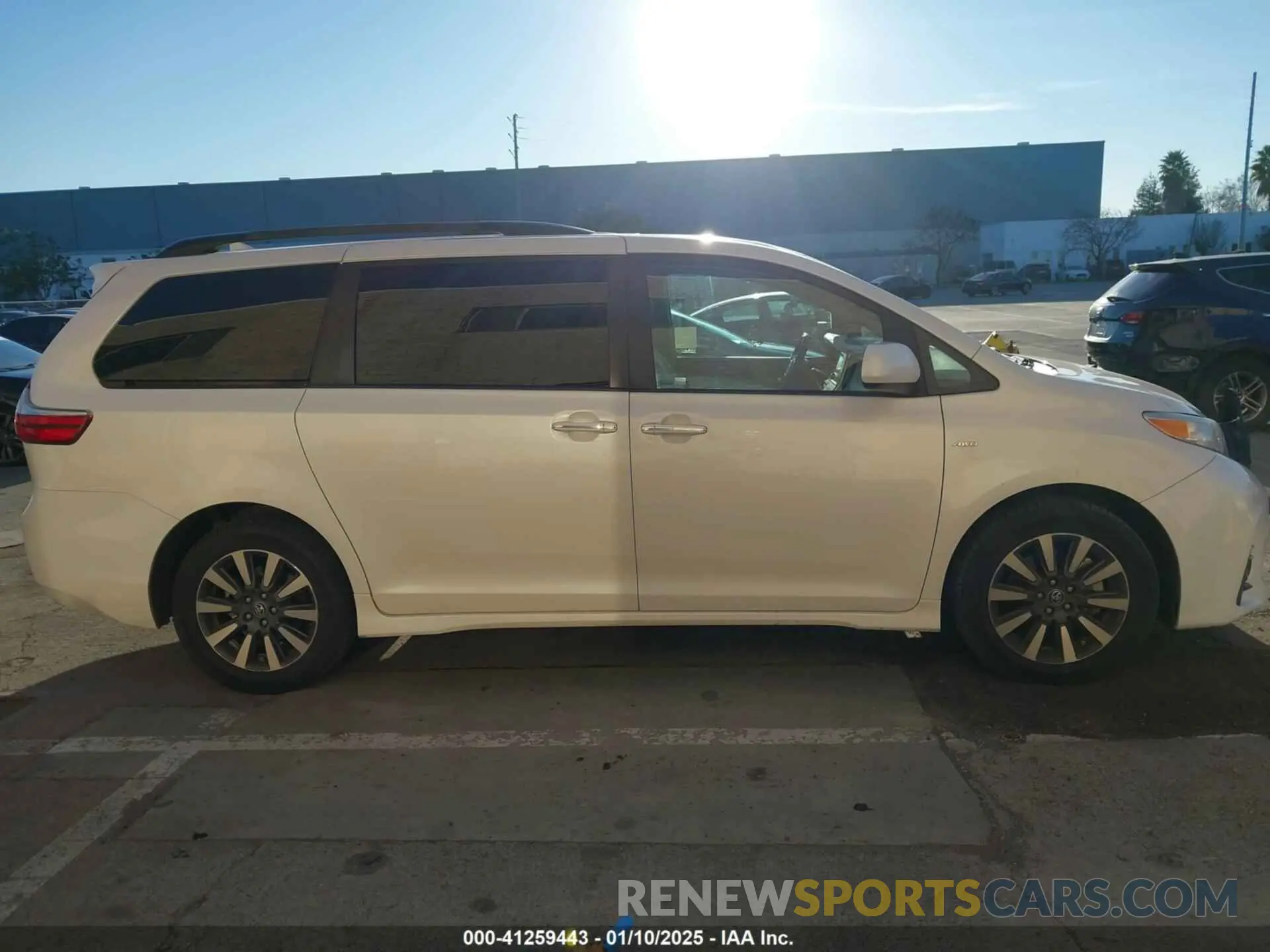 13 fotografías del automóvil dañado 5TDDZ3DC3KS220990 TOYOTA SIENNA 2019