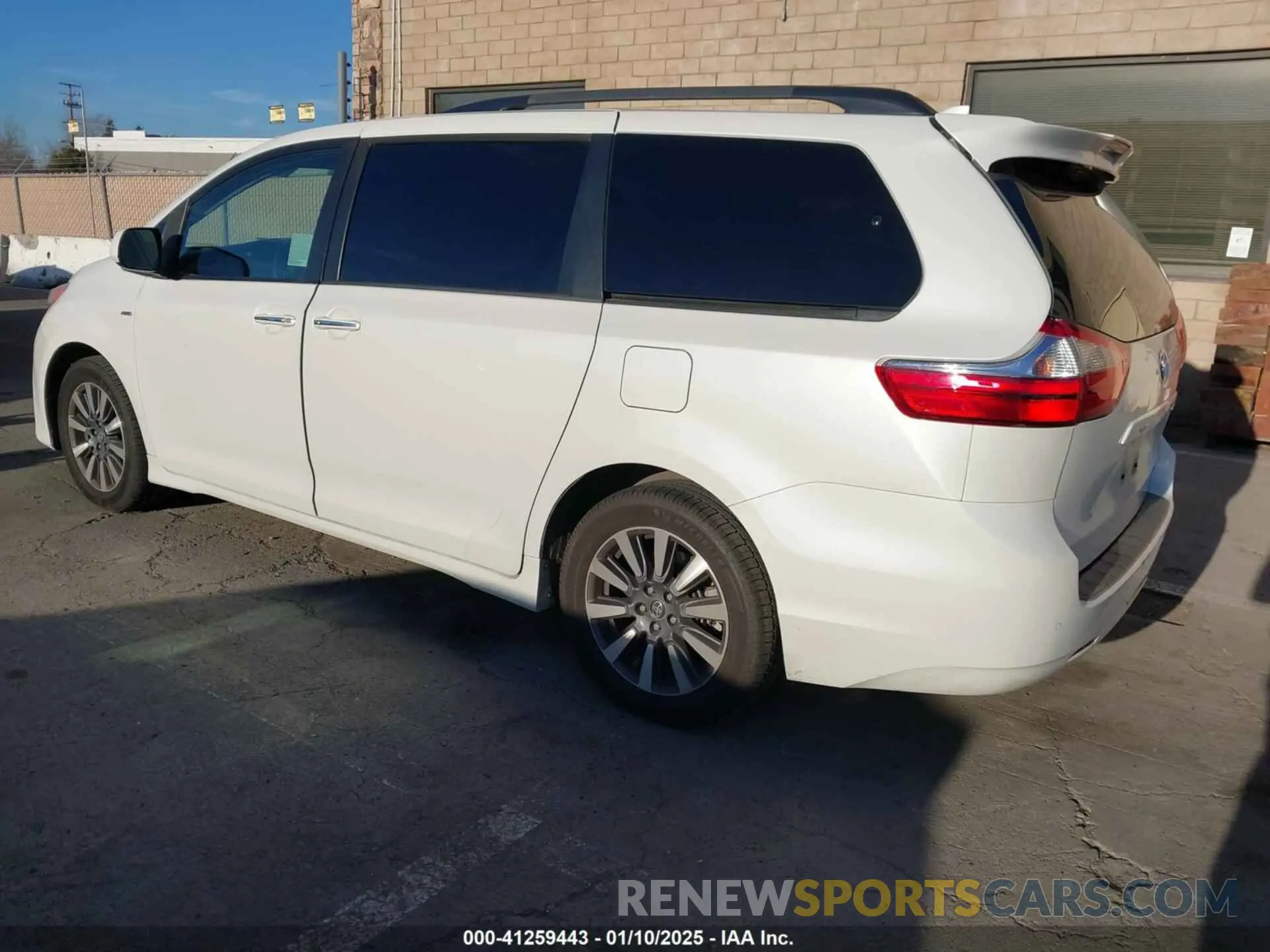 3 fotografías del automóvil dañado 5TDDZ3DC3KS220990 TOYOTA SIENNA 2019