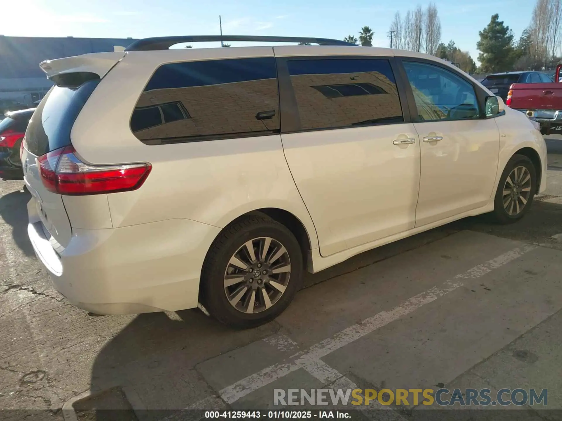 4 fotografías del automóvil dañado 5TDDZ3DC3KS220990 TOYOTA SIENNA 2019