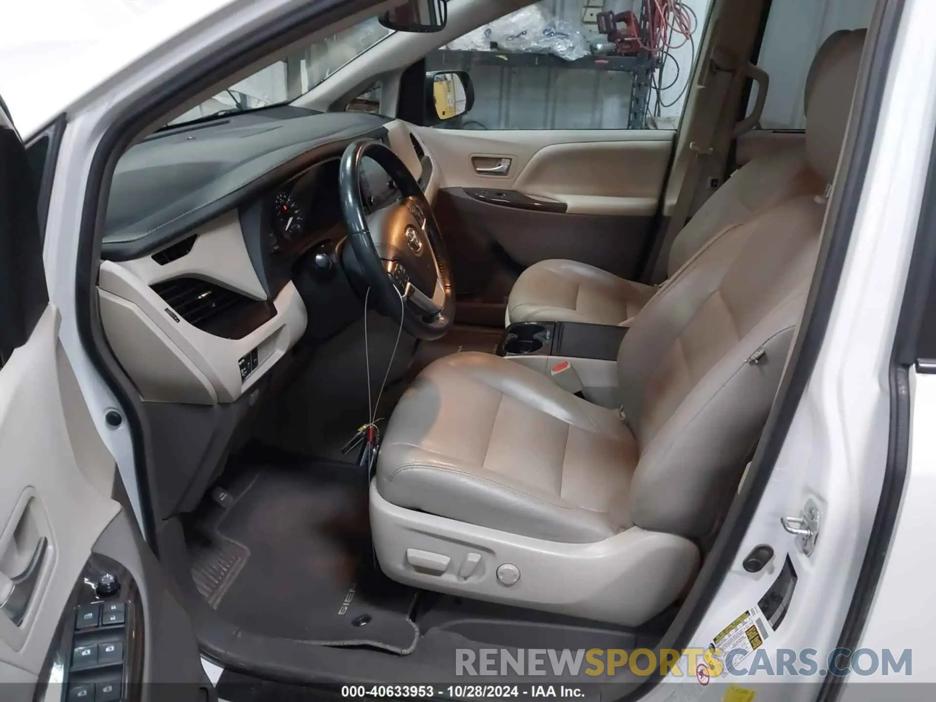 5 fotografías del automóvil dañado 5TDDZ3DC5KS223244 TOYOTA SIENNA 2019