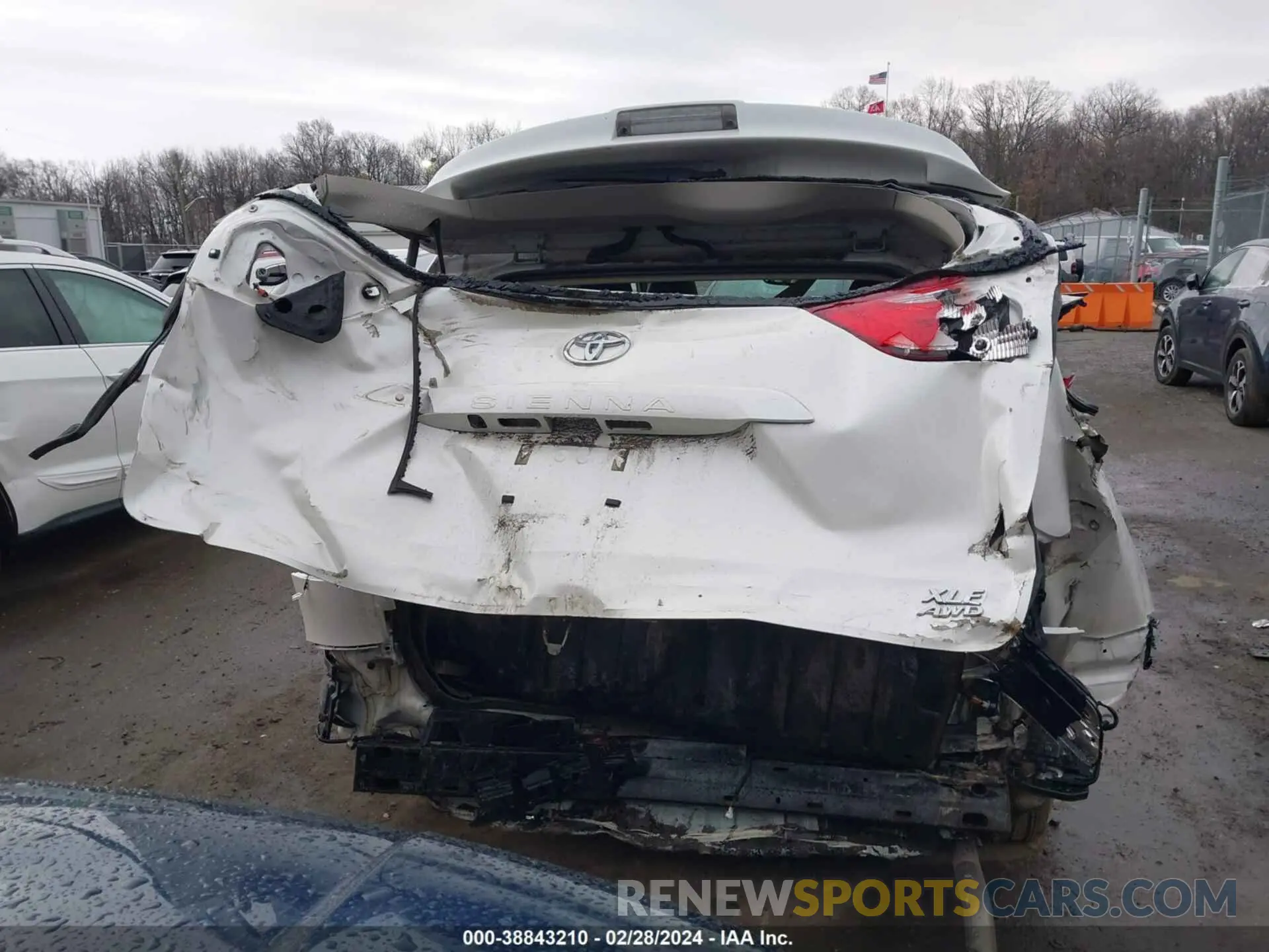 17 fotografías del automóvil dañado 5TDDZ3DC7KS212438 TOYOTA SIENNA 2019