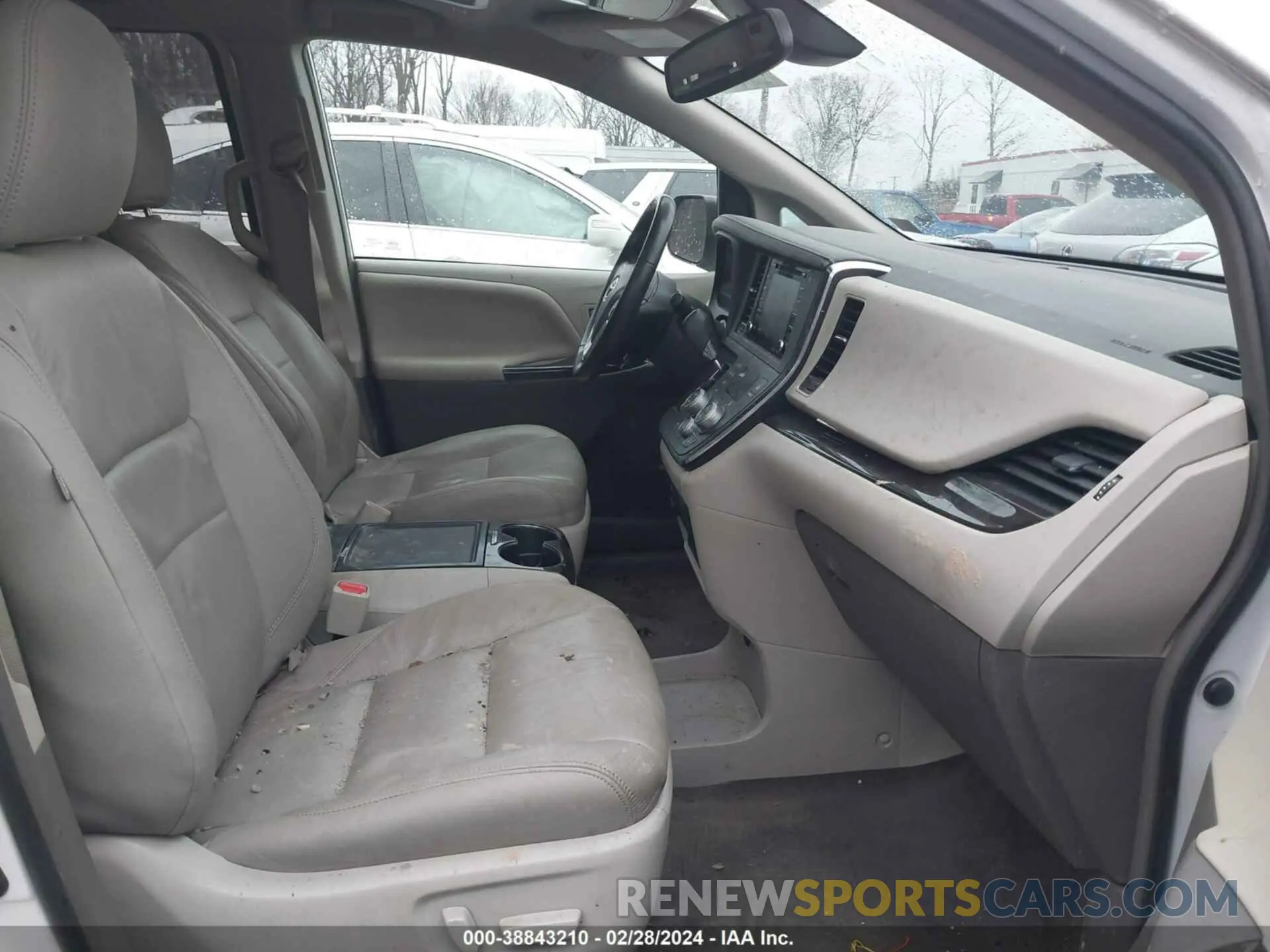 5 fotografías del automóvil dañado 5TDDZ3DC7KS212438 TOYOTA SIENNA 2019