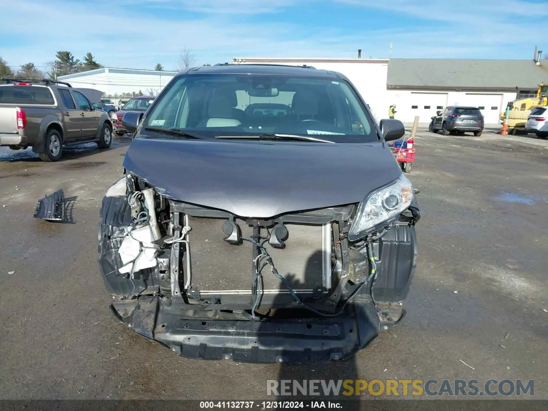 12 fotografías del automóvil dañado 5TDDZ3DC8KS211637 TOYOTA SIENNA 2019
