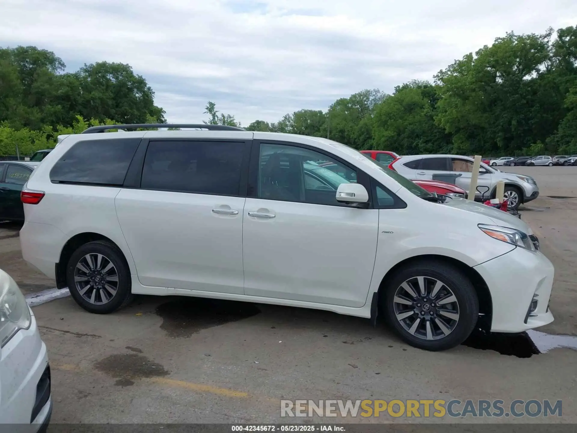 13 fotografías del automóvil dañado 5TDDZ3DC8KS224999 TOYOTA SIENNA 2019