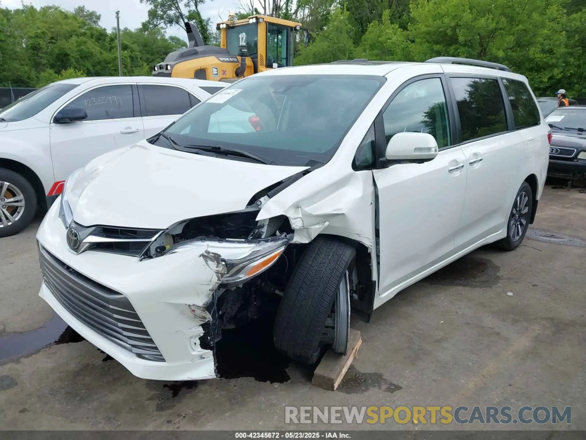 2 fotografías del automóvil dañado 5TDDZ3DC8KS224999 TOYOTA SIENNA 2019