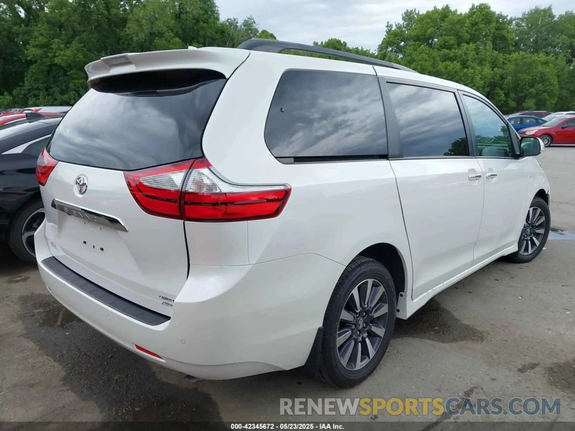 4 fotografías del automóvil dañado 5TDDZ3DC8KS224999 TOYOTA SIENNA 2019