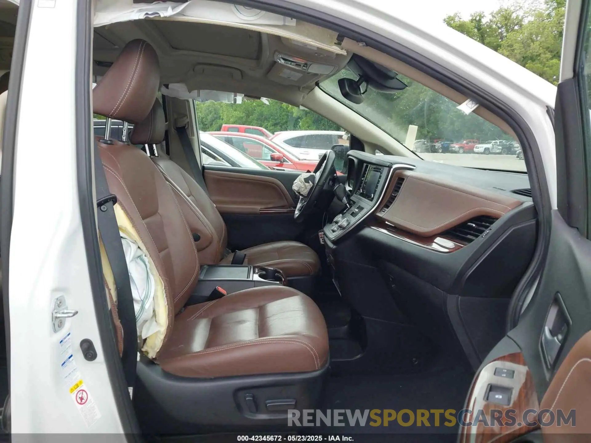 5 fotografías del automóvil dañado 5TDDZ3DC8KS224999 TOYOTA SIENNA 2019