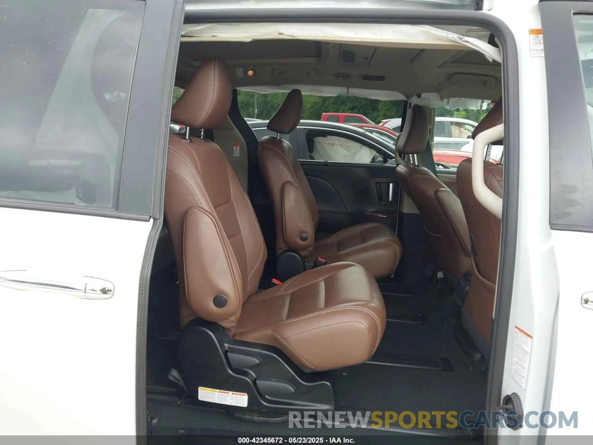 8 fotografías del automóvil dañado 5TDDZ3DC8KS224999 TOYOTA SIENNA 2019