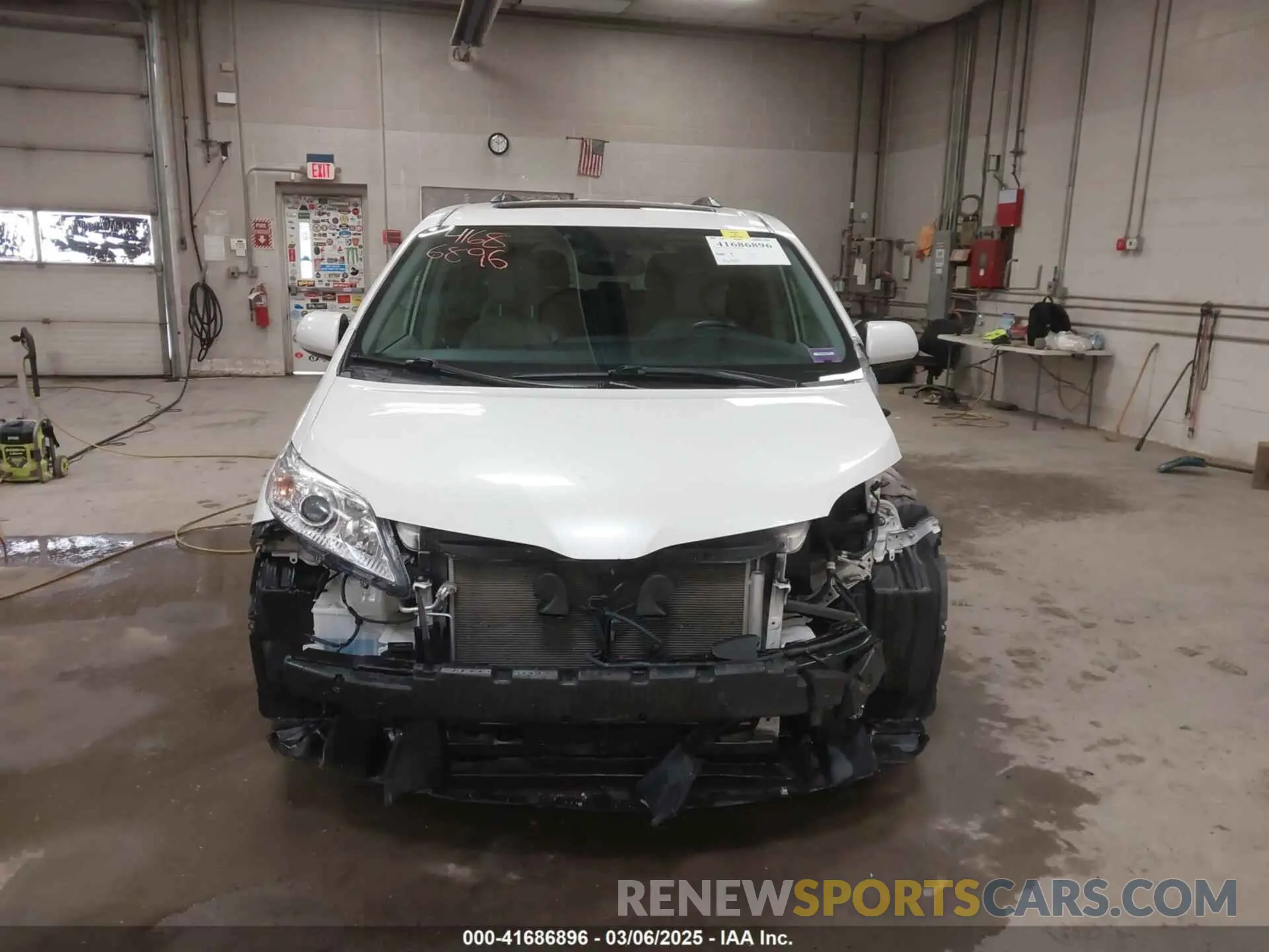 13 fotografías del automóvil dañado 5TDDZ3DCXKS224647 TOYOTA SIENNA 2019
