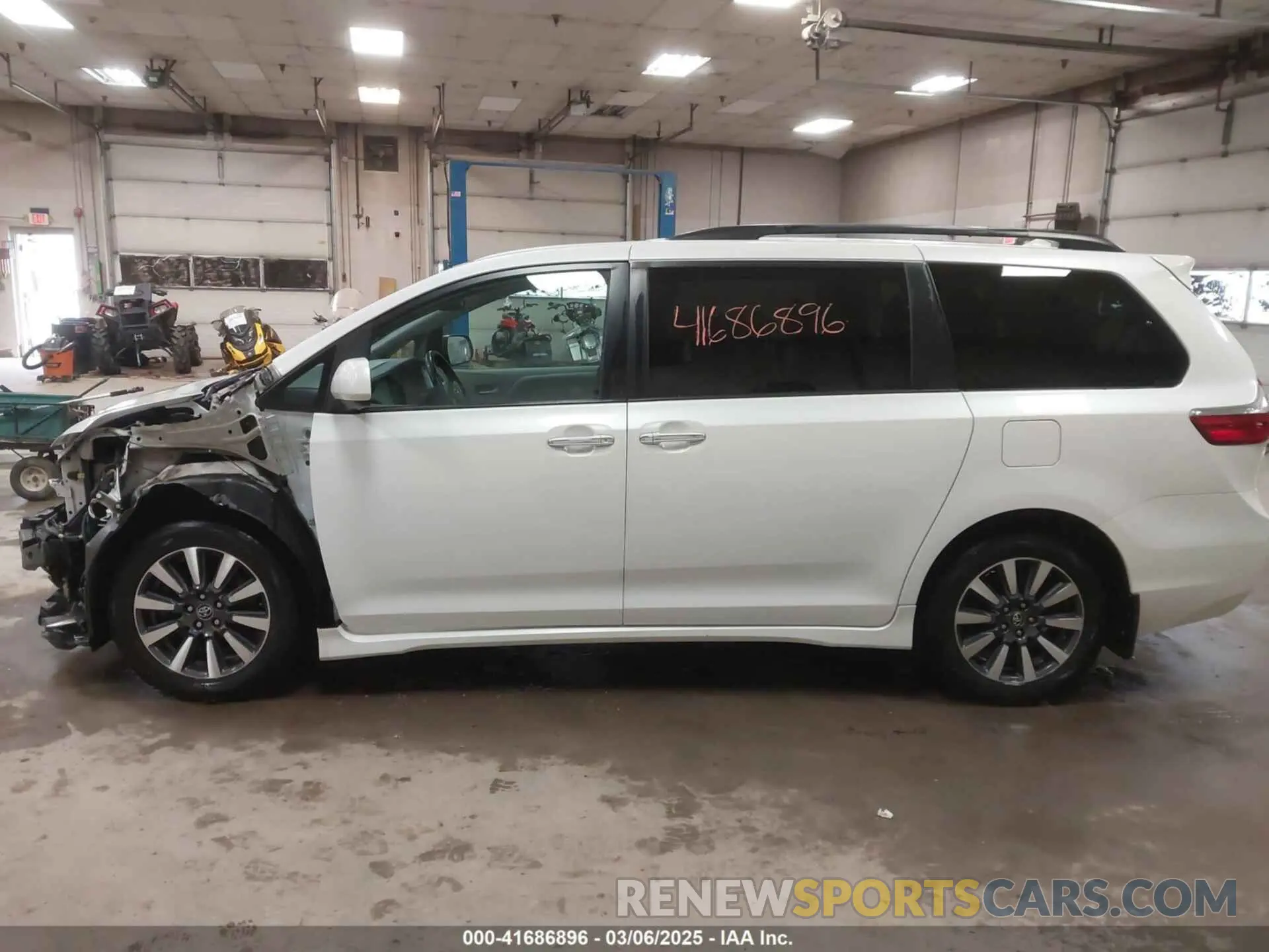 15 fotografías del automóvil dañado 5TDDZ3DCXKS224647 TOYOTA SIENNA 2019