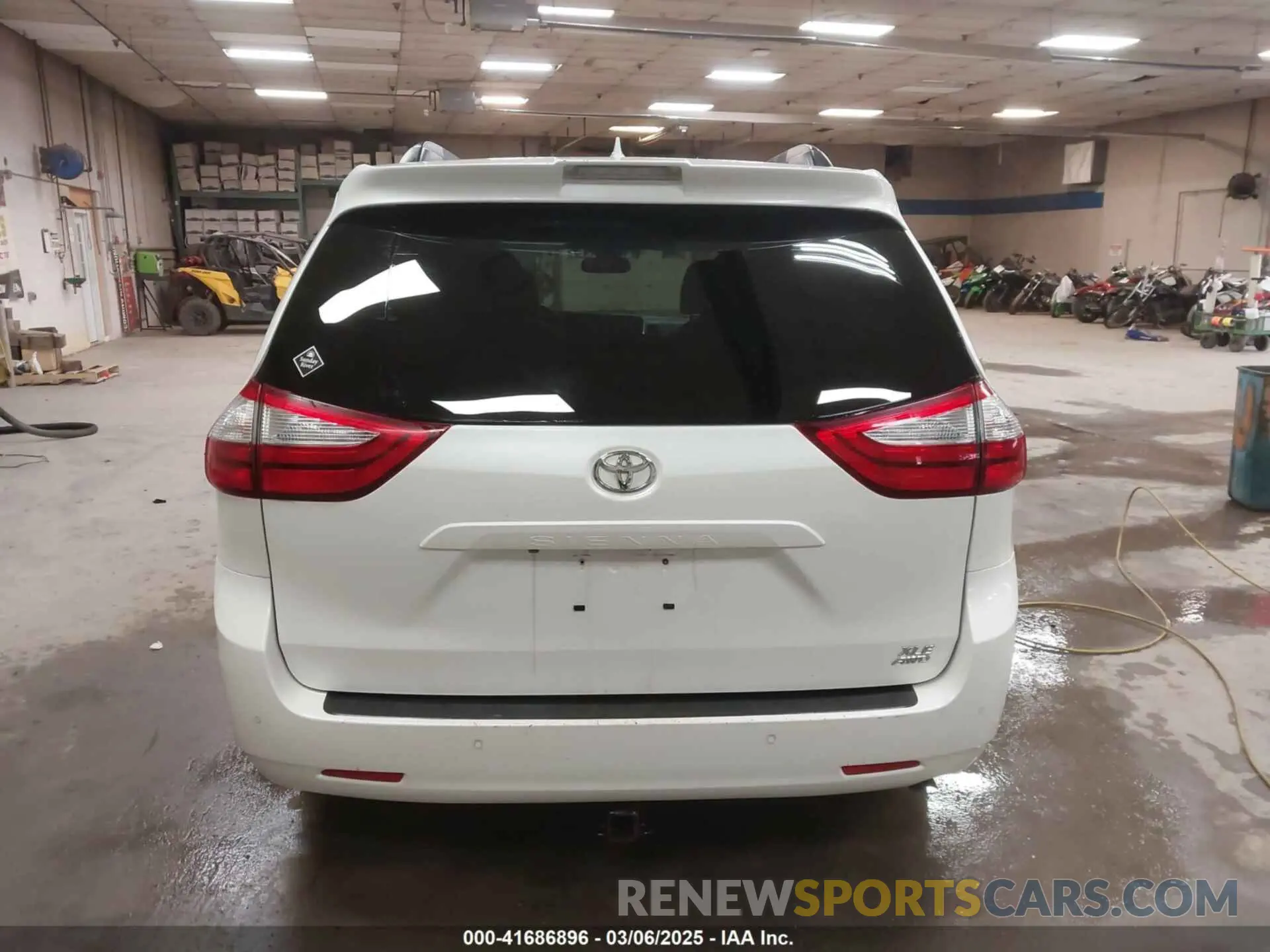 17 fotografías del automóvil dañado 5TDDZ3DCXKS224647 TOYOTA SIENNA 2019