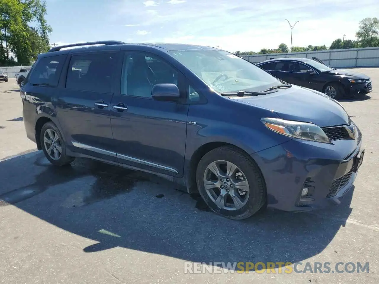 4 fotografías del automóvil dañado 5TDEZ3DC4KS215396 TOYOTA SIENNA 2019