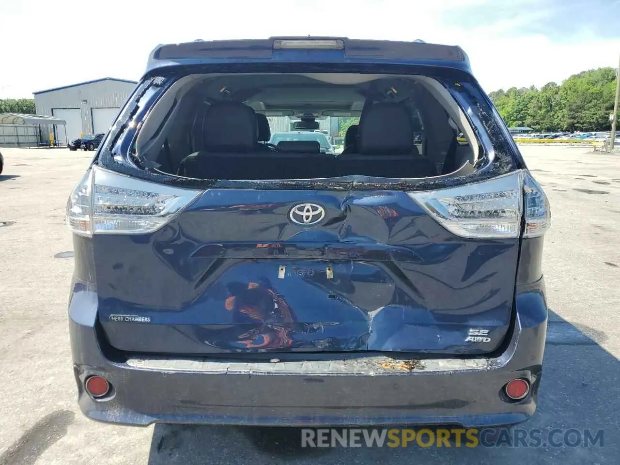 6 fotografías del automóvil dañado 5TDEZ3DC4KS215396 TOYOTA SIENNA 2019